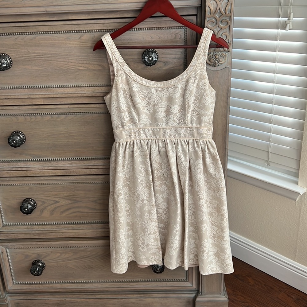 Antonio Melani size 4 dress. Beige and ivory. Good condition.